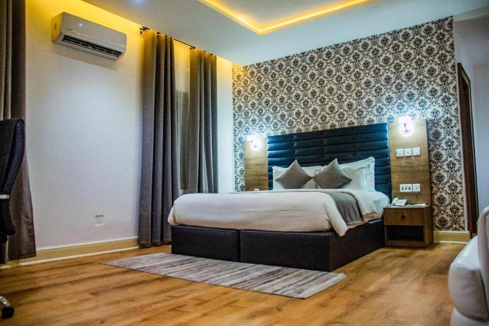Crownsville Hotel - Airport Road พอร์ต ฮาร์คอร์ท ภายนอก รูปภาพ
