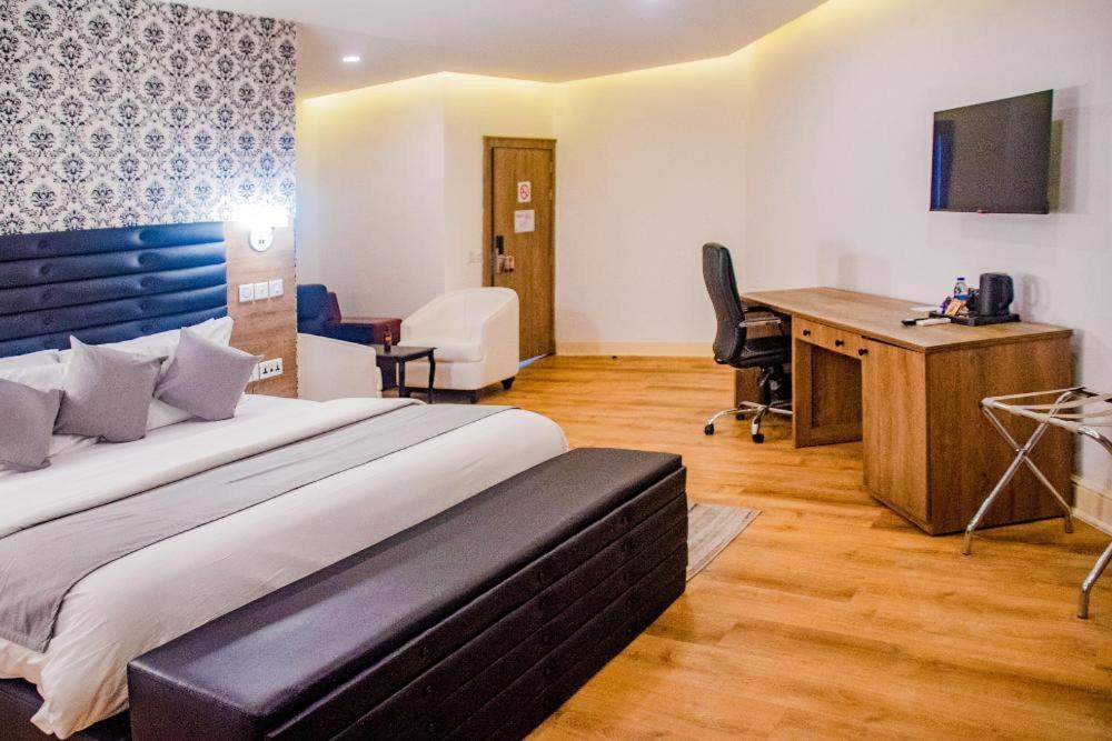 Crownsville Hotel - Airport Road พอร์ต ฮาร์คอร์ท ภายนอก รูปภาพ
